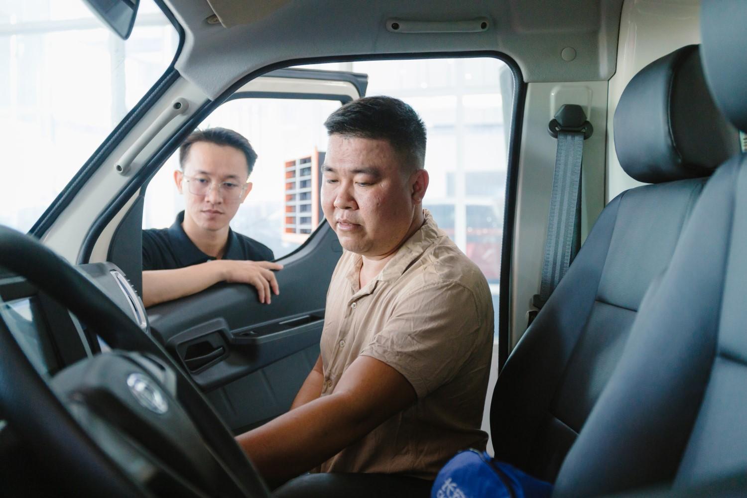 Khách hàng háo hức trải nghiệm thực tế xe tải nhẹ 1.5 Tấn Tera150S