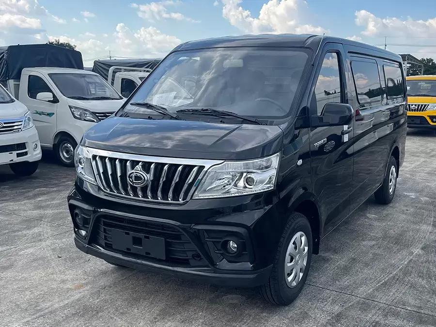 Tera-V8 – Tải van 2 chỗ ngồi khoang lớn, vận hành mạnh mẽ