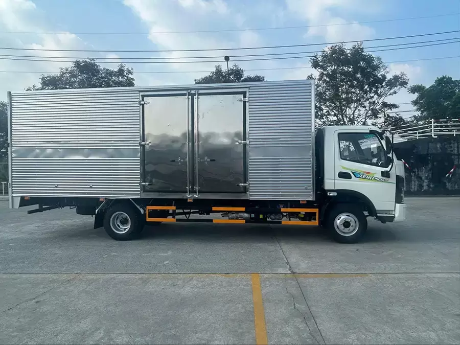 Lòng thùng Tera190SL Plus thùng kín dài 6.2 m