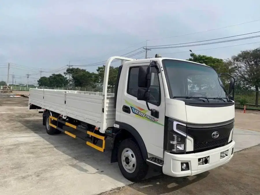 Thùng lửng thuận tiện khi chở hàng dài và bốc dỡ nhiều phía