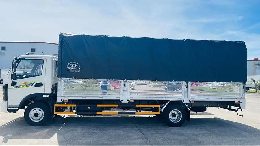 Tera245SL Plus thùng mui bạt khoang hàng dài lọt lòng 6,2 m