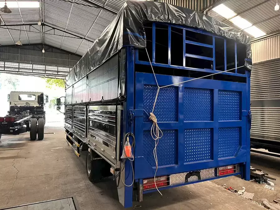 Tera345SL Plus - Thùng bạt bửng nâng: Thay thế hoàn hảo cho sức người và xe nâng