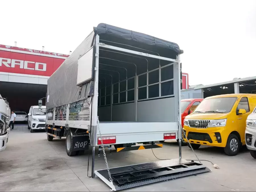 Bửng nâng giúp giảm phụ thuộc vào xe nâng và nhân công, tối ưu thời gian giao nhận