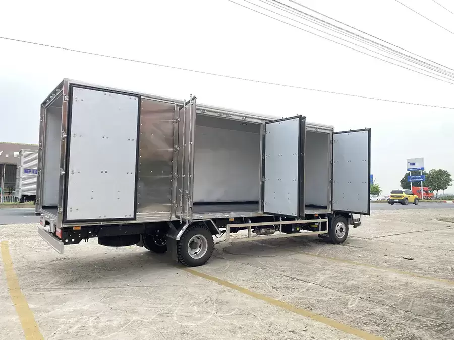 Kết cấu thùng kín 3 lớp – Bảo vệ hàng hóa tối ưu trước mọi tác động
