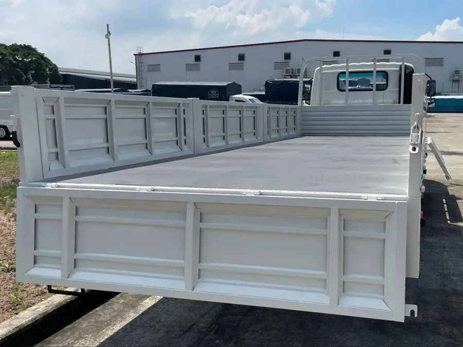 Thiết kế thùng lửng Tera345SL Plus giúp tiếp cận hàng hóa từ nhiều phía