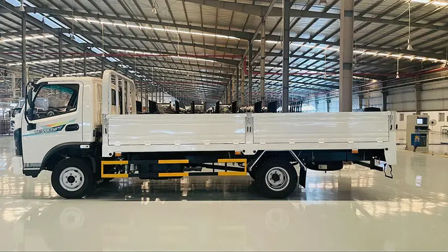 Thùng lửng Tera350 Plus dài 5,2m, thuận tiện bố trí và bốc dỡ hàng hóa
