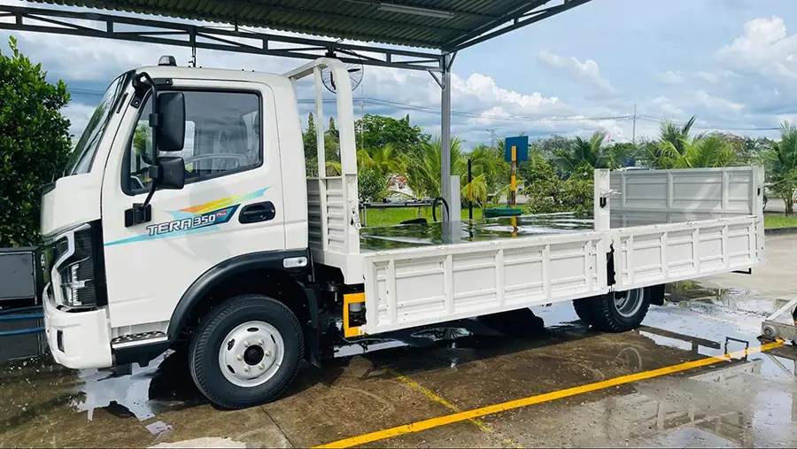 Thiết kế thùng mở của Tera350 Plus thuận tiện cho việc tiếp cận hàng hóa từ nhiều phía