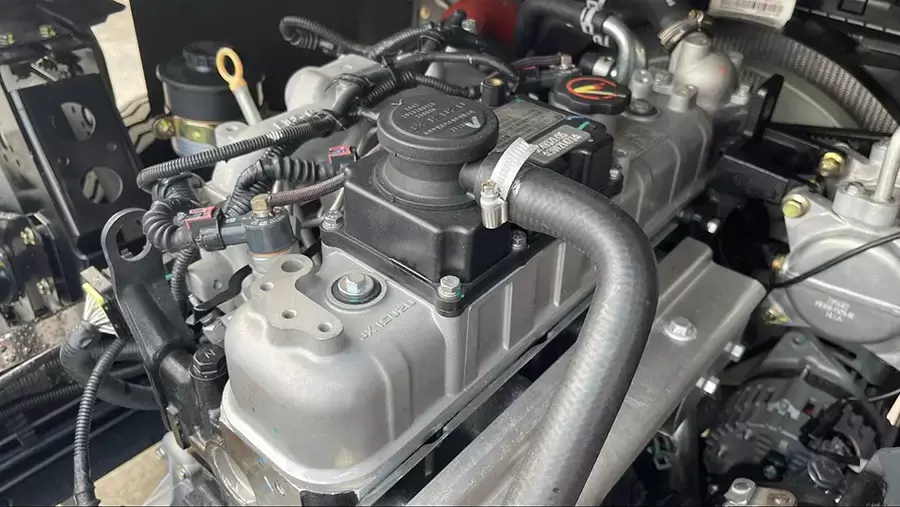 Động cơ ISUZU mạnh mẽ, tiết kiệm nhiên liệu