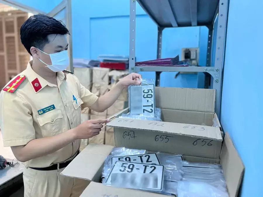 Thủ tục đổi biển vàng sang biển trắng