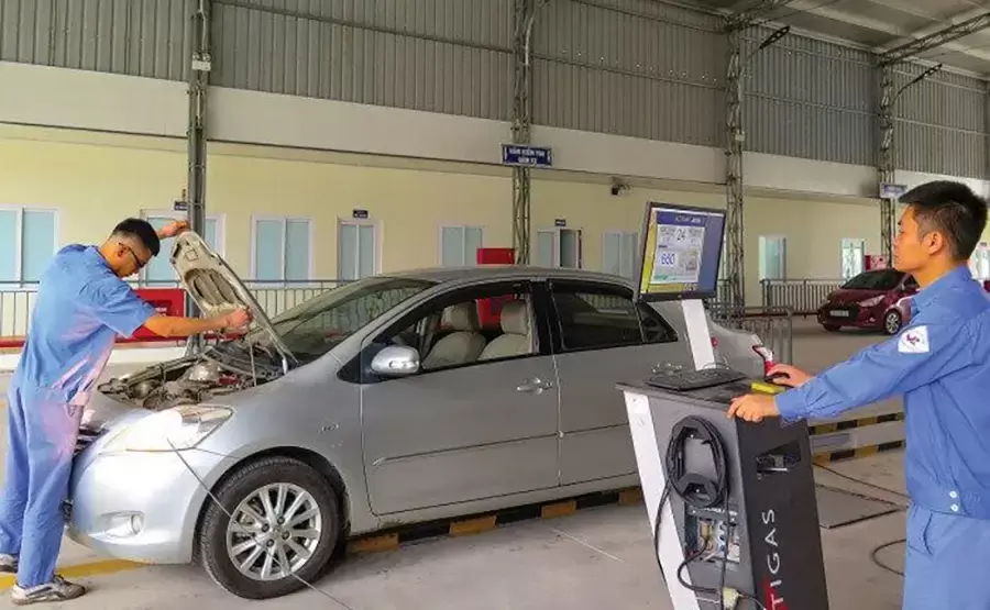 Quy trình kiểm tra khí thải ô tô theo lộ trình quy định từ năm 2026