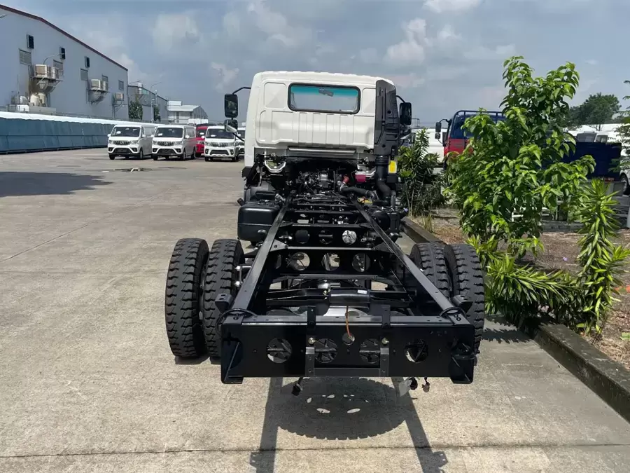 Khung gầm chắc chắn hỗ trợ vận hành an toàn