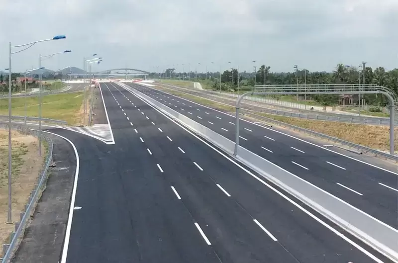 Vạch kẻ đường là gì? Phân loại, ý nghĩa và quy định mới nhất