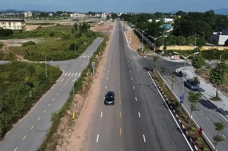Phân biệt vạch kẻ đường màu vàng và màu trắng khác nhau thế nào?