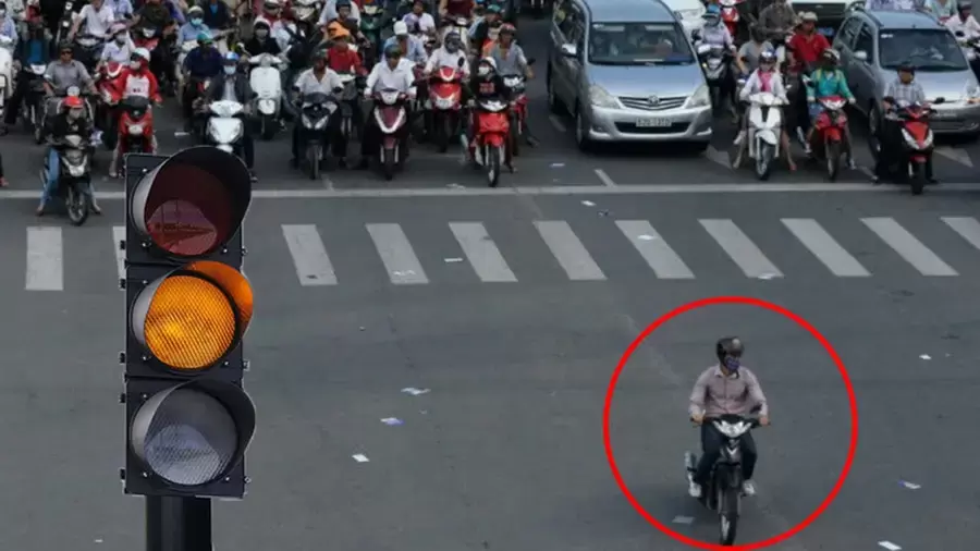 Nguy cơ và hậu quả khi vượt đèn vàng