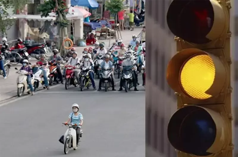 Giải đáp vượt đèn vàng phạt bao nhiêu 2025 theo nghị định mới