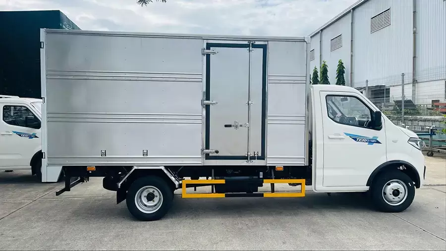 Chiều dài lọt lòng thùng lớn giúp chở nhiều hàng hóa hơn