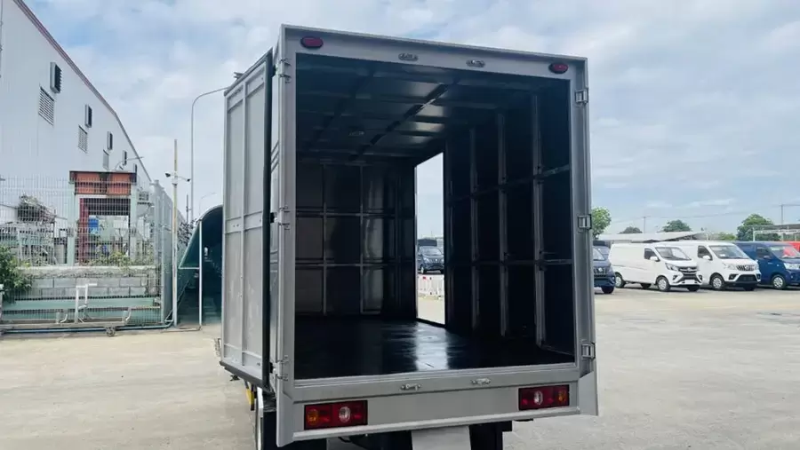 Xe tải 1 tấn 5 có thiết kế tải trọng hàng hóa cho phép không quá 1.500kg