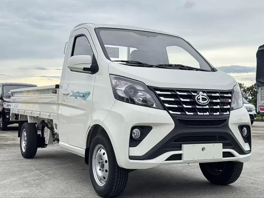 Thiết kế khoẻ khoắn như một chiếc SUV của Tera Star
