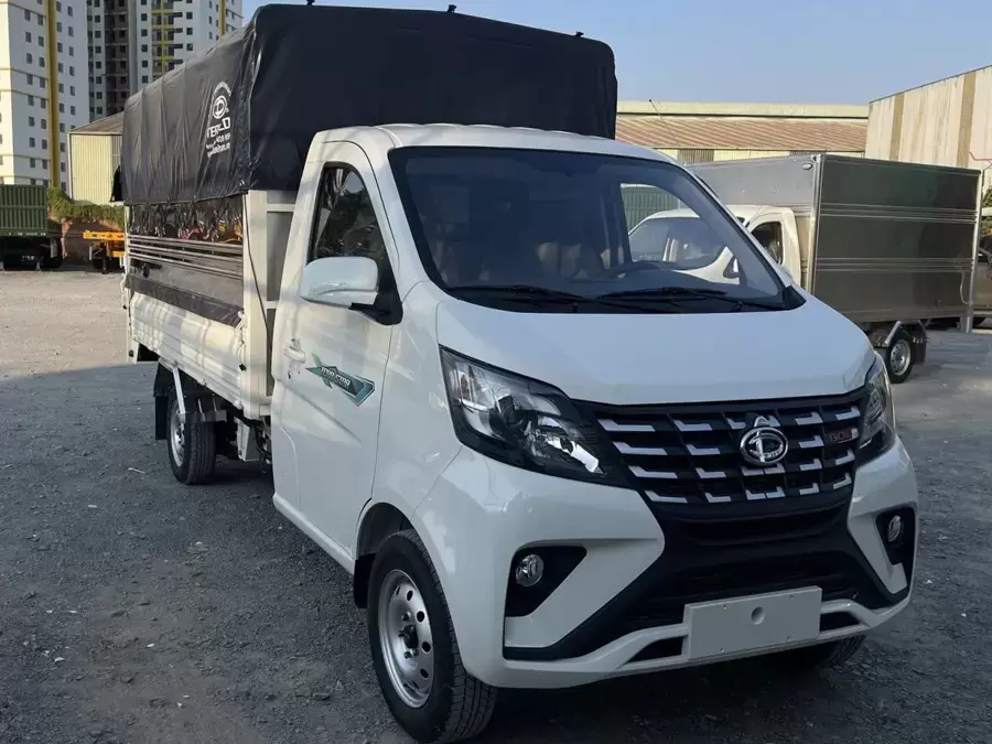 Thiết kế thể thao của mẫu xe tải 1 tấn mui bạt Tera Star