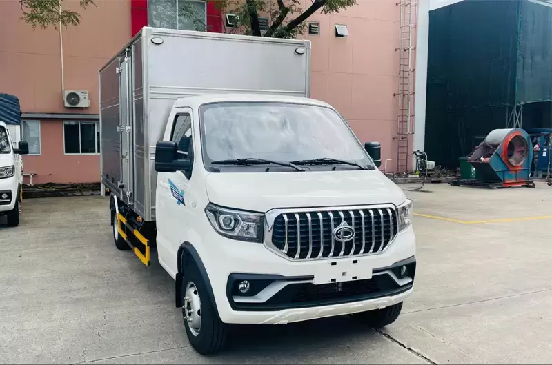 Tư vấn đầu tư xe tải 1.5 tấn: Chọn máy xăng hay máy dầu?