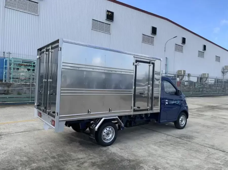 Tera Star Plus thùng kín có chiều dài 3.05m lớn hàng đầu phân khúc