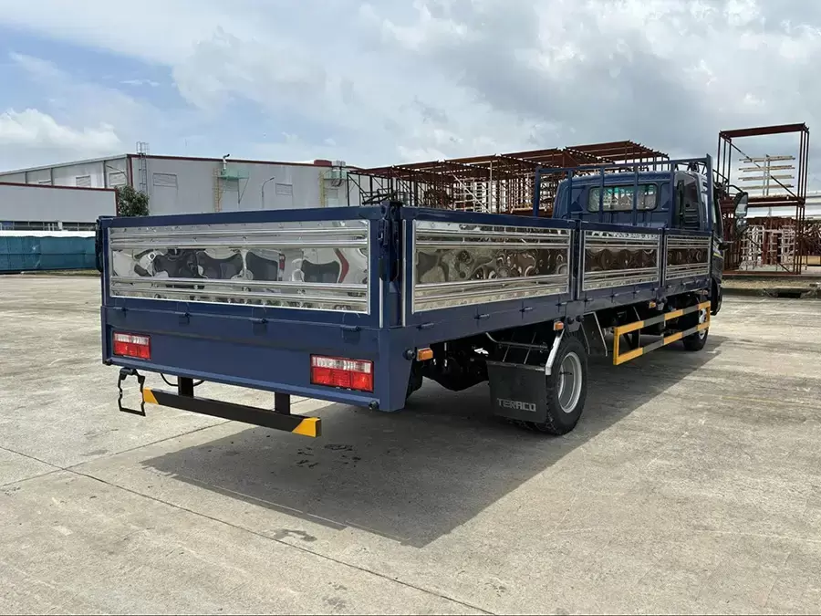 Thùng lửng với 7 bửng mở linh hoạt