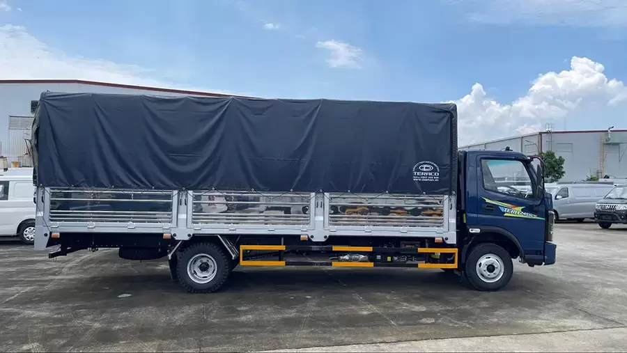 Thùng xe 6,3 m rộng rãi, thể tích lớn, tối ưu chở hàng dài và cồng kềnh