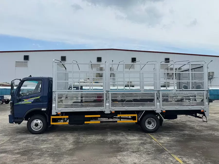 Xe tải thùng dài 6,2 m