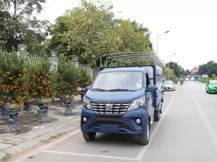 Xe tải 750kg được thiết kế nhằm tối ưu vận chuyển hàng hóa trong khu vực nội ngoại thành