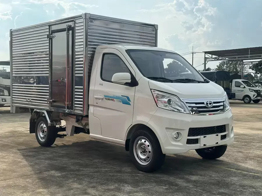 Xe tải 900kg thùng kín có lợi thế khi hoạt động tại đô thị