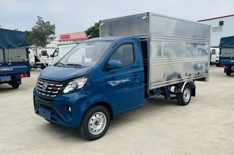 Giá xe tải 900kg thùng kín mới nhất 2026