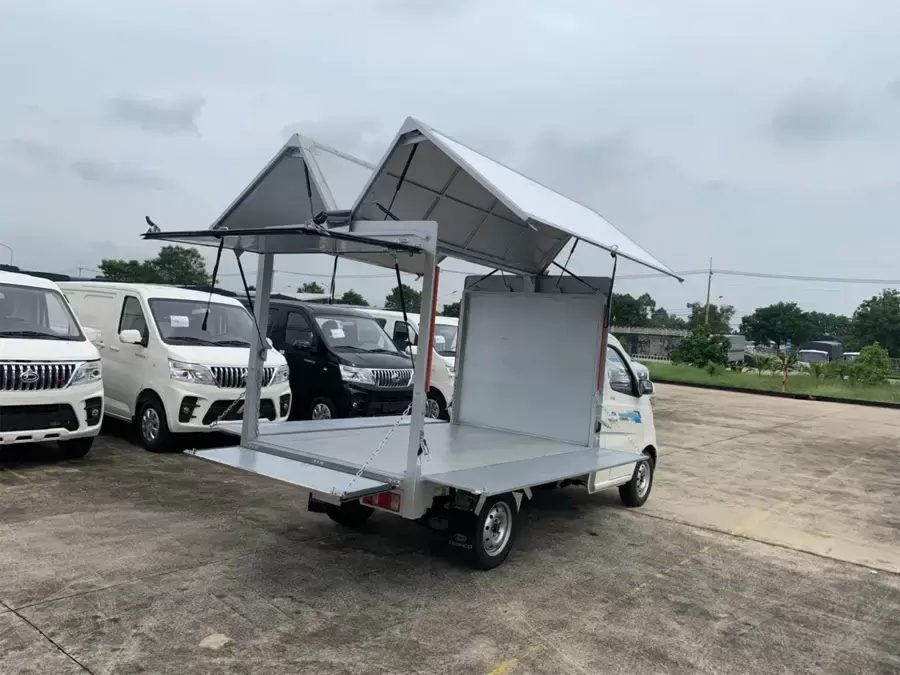 Mẫu xe tải bán hàng lưu động Tera100S thùng cánh chim