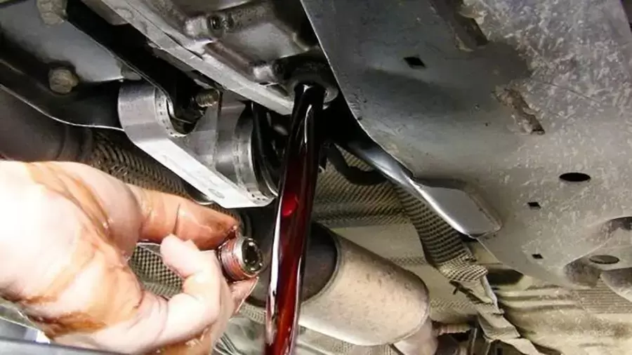 Thay lọc nhớt và đổ đúng dung tích giúp động cơ vận hành ổn định