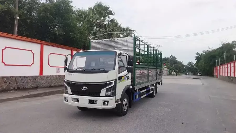 Lựa chọn xe tải chạy bằng xăng hay dầu phụ thuộc vào nhiều yếu tố