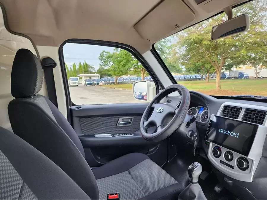 Nội thất xe tải chở hàng Tera100S