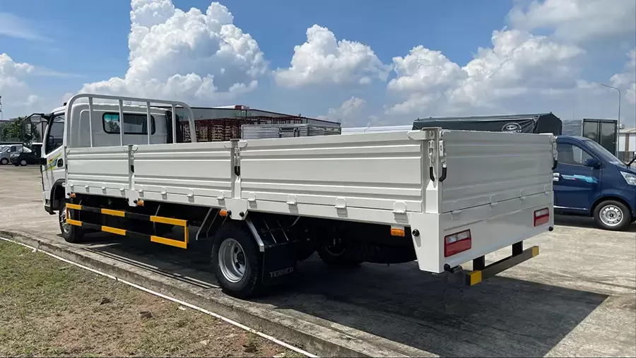 Xe tải chở hàng thùng dài 6m3 phù hợp vận tải liên tỉnh