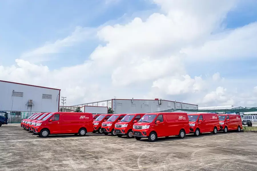 Xe bán tải và ô tô tải van là xe con khi chuyên chở hàng hóa dưới 950kg