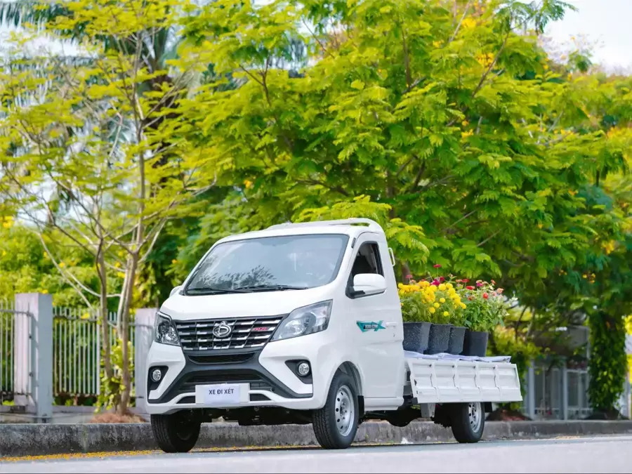 Xe tải nhỏ thừng lửng vận chuyển cây cảnh