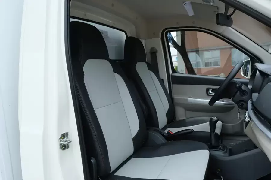 Tera Star Plus – Không gian lái hiện đại, tiện nghi như xe du lịch