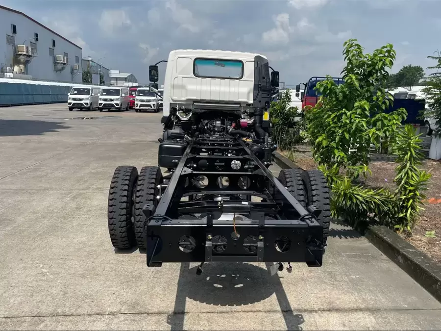 Khung gầm chắc chắn, phù hợp khai thác dài hạn