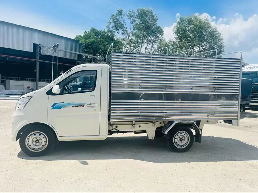 Xe tải thùng mui bạt tiêu chuẩn