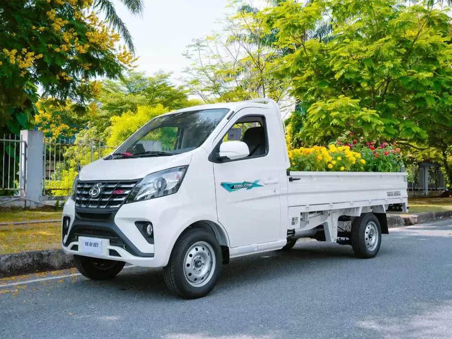 Xe tải thùng lửng chở cây cảnh