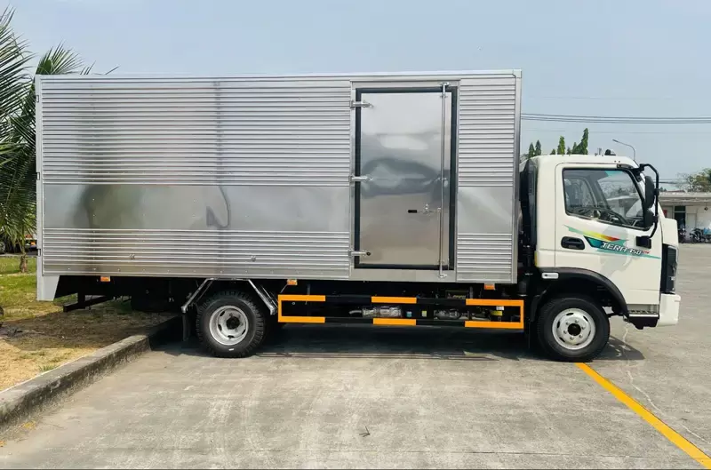 Xe tải thùng đông lạnh 3.5 tấn chở được gì? Ưu điểm nổi bật