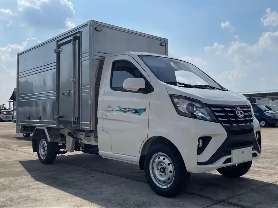 Xe tải thùng kín 1 tấn hiện nay dao động từ 250.000.000 VNĐ đến 300.000.000 VNĐ