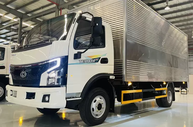 Xe tải thùng kín 3.5 tấn chở hàng gì phù hợp? Báo giá mới 2026