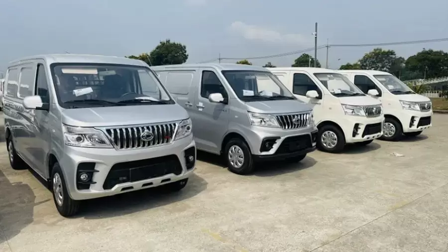 Xe tải van 2 chỗ có khoang cabin và khoang hàng kín riêng biệt