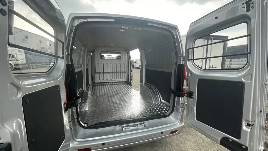 Xe tải van 2 chỗ tối ưu khả năng chở hàng hoá