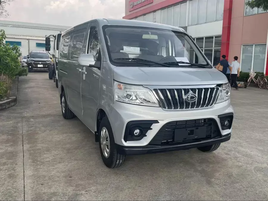 Tera-V8 - Tải van 2 chỗ khoang hàng lớn