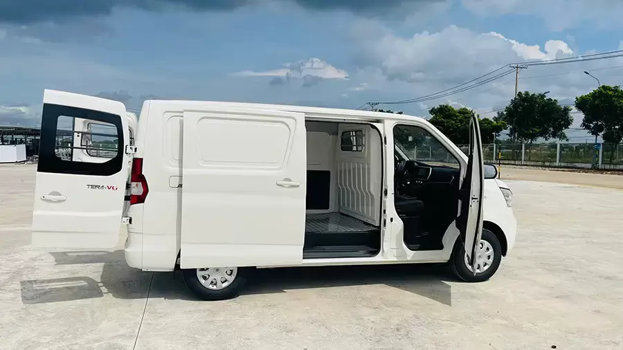 Xe tải van được thiết kế khoang hàng và cabin tách biệt