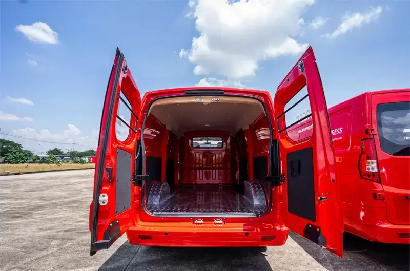 Xe tải van 950kg có được vào phố không?